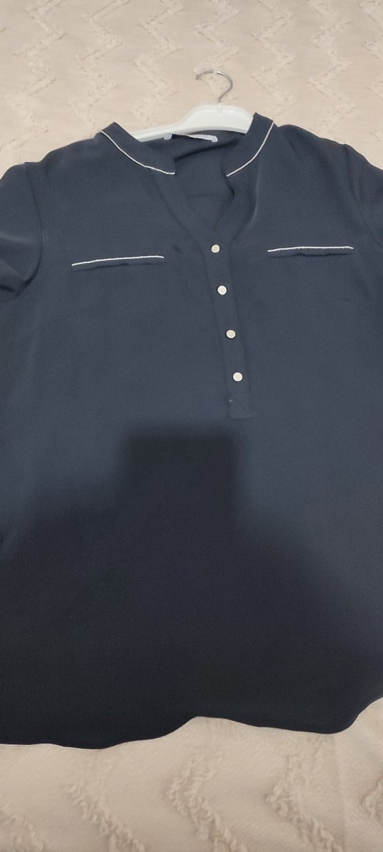 Düğmeli Siyah Kadın V Yaka Gömlek dökümlü kumaş 40 beden - Görsel 2