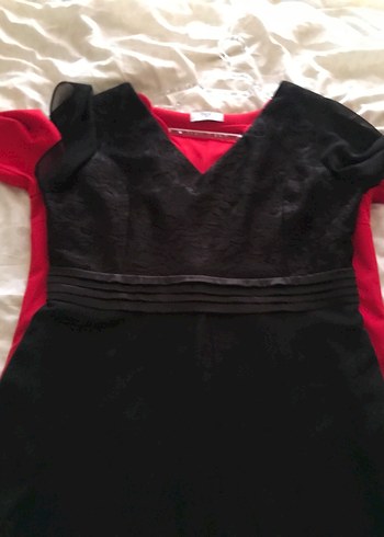 Kısa Kollu Siyah Midi V Yaka Elbise - Görsel 3