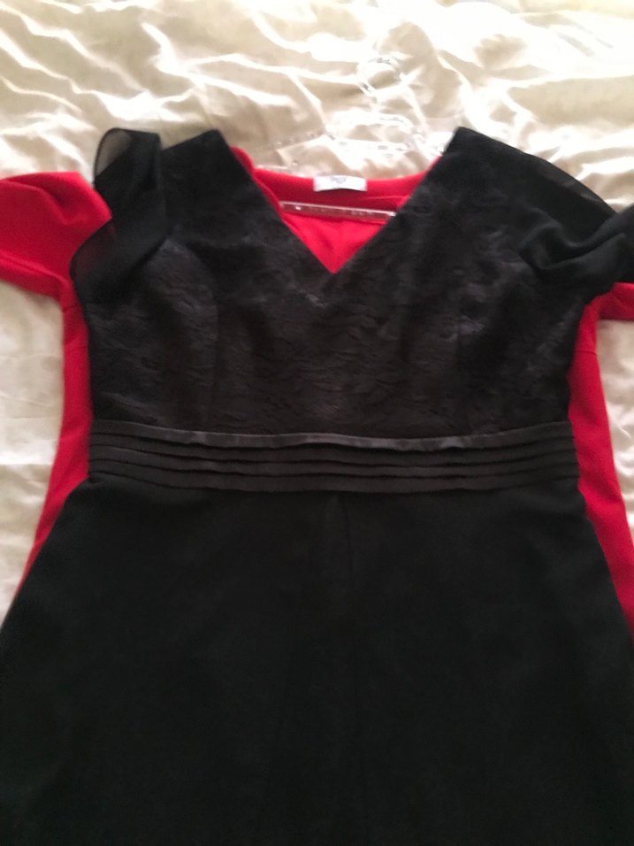 Kısa Kollu Siyah Midi V Yaka Elbise - Görsel 3