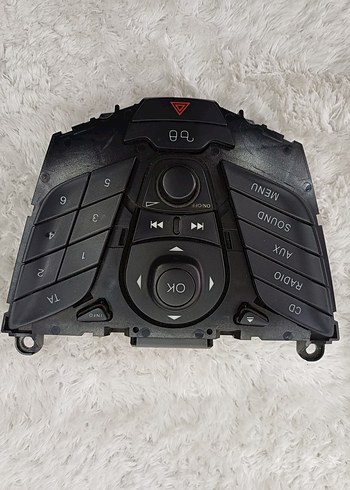 Siyah Müzik Sistemi Kontrol Paneli - Görsel 3