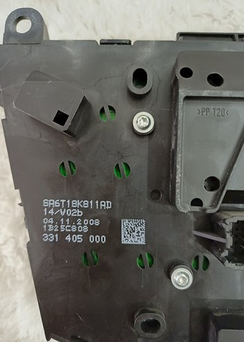 Siyah Müzik Sistemi Kontrol Paneli - Görsel 4