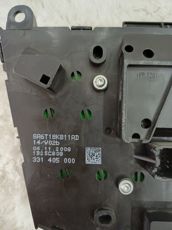 Siyah Müzik Sistemi Kontrol Paneli - Görsel 4