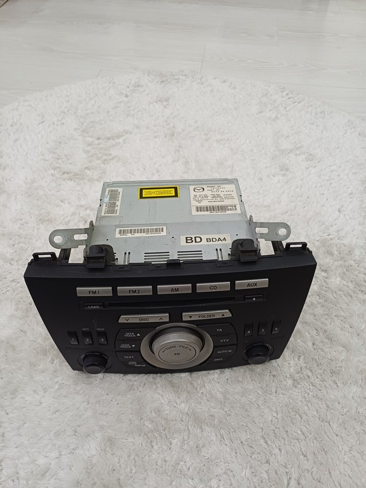 mazda orjinal teyip - Görsel 3