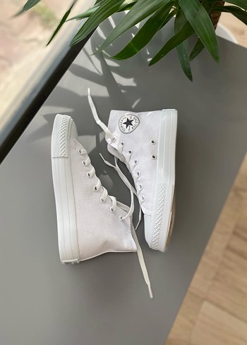 Beyaz Converse Uzun Kadın Spor Ayakkabı