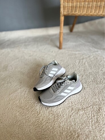 Adidas yürüyüş ayakkabısı