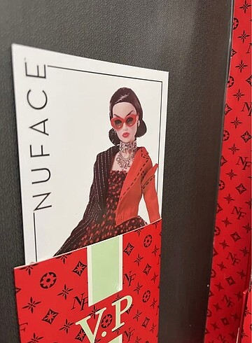 Beden Integrity Toys NU Face Violaine Perrin