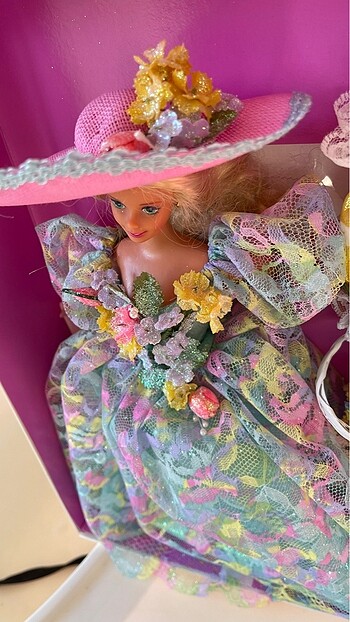  Beden Barbie Spring Bouquet.