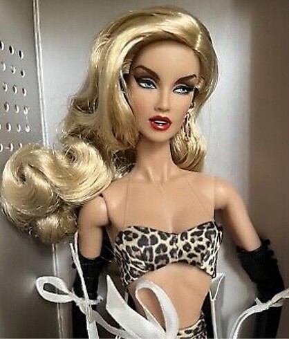 Barbie Integrity Toys FEROCIOUS KESENIA VALENTINOVA