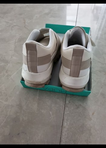 Kadın Gri Cırt Cırtlı Dolgu Topuk Spor Ayakkabı - Görsel 3