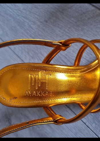 turuncu Renkli Stiletto Tokalı Kadın Ayakkabı - Görsel 4