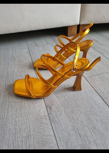 turuncu Renkli Stiletto Tokalı Kadın Ayakkabı - Görsel 2