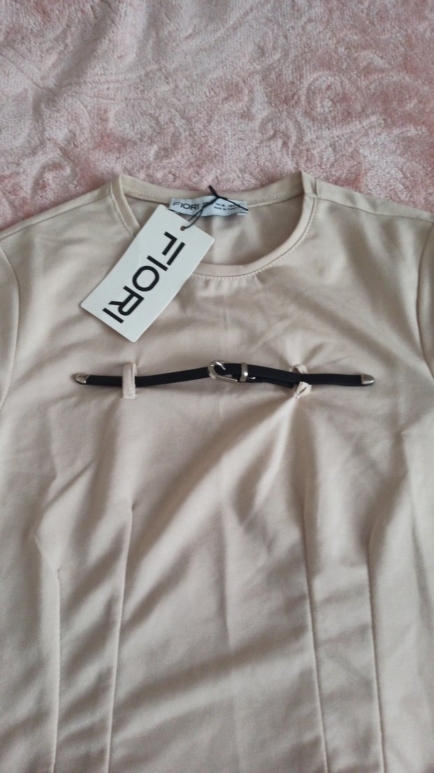 Kısa Kollu, Kemerli Bej Kadın Tişört - Görsel 2