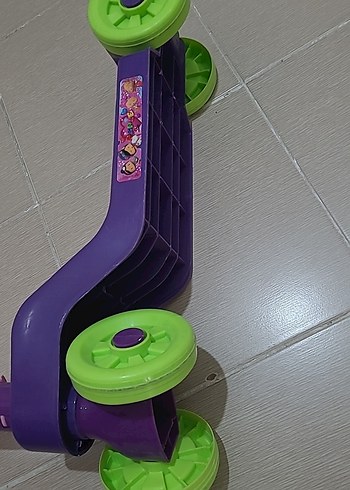 Renkli Mor Çocuk Scooter'ı - Görsel 4