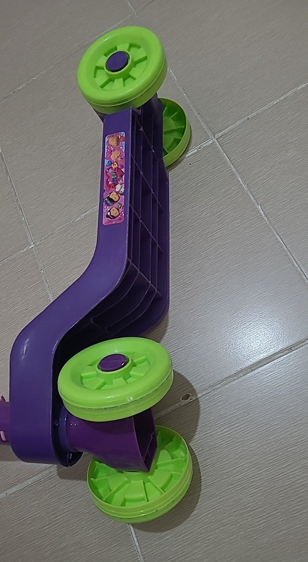 Renkli Mor Çocuk Scooter'ı - Görsel 4