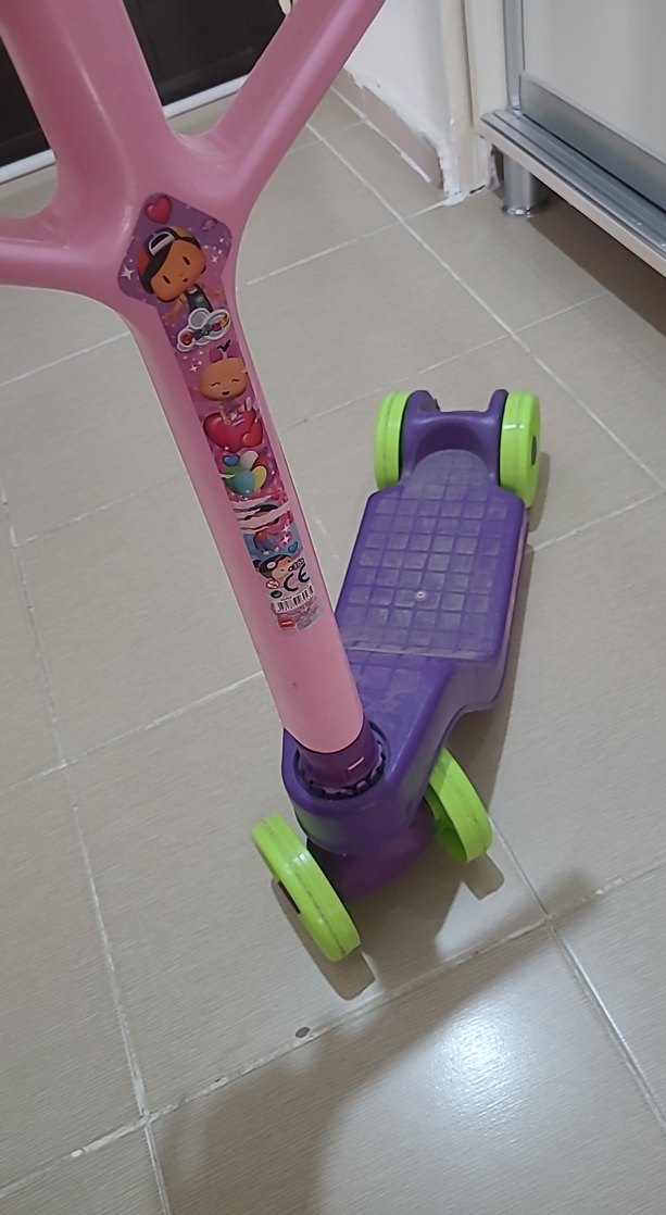 Renkli Mor Çocuk Scooter'ı - Görsel 2