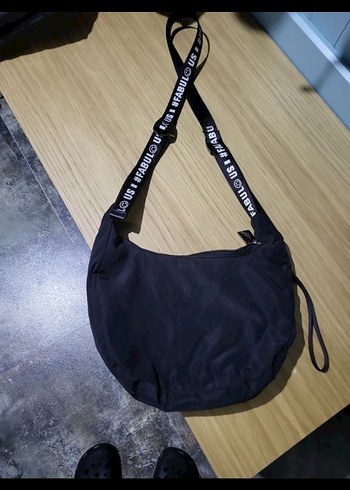 ZARA PARAŞÜT KUMAŞ ASKILI ÇANTA