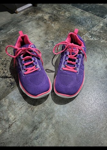 Skechers spor ayakkabı