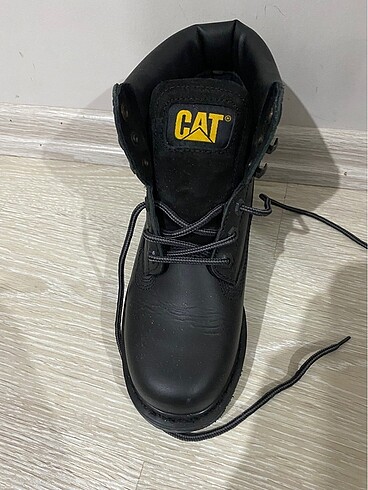 37 Beden Caterpillar Kadin Bot