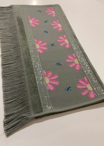 Pembe Nakışlı Püsküllü Havlu