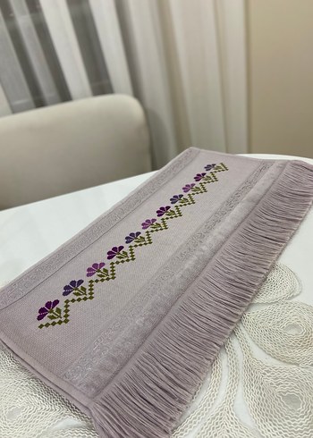 Nakışlı Mor Püsküllü Havlu
