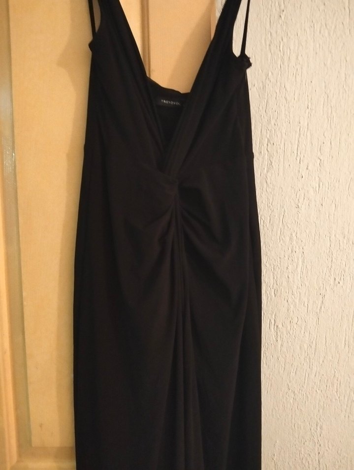 Siyah V Yakalı Uzun Drapeli Elbise - Görsel 3