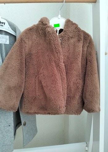 Kız Çocuk Kapüşonlu Kahverengi Peluş Mont - Görsel 6