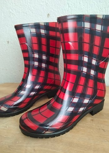 Kızlar için Kareli Kırmızı Kauçuk Bot - Görsel 2