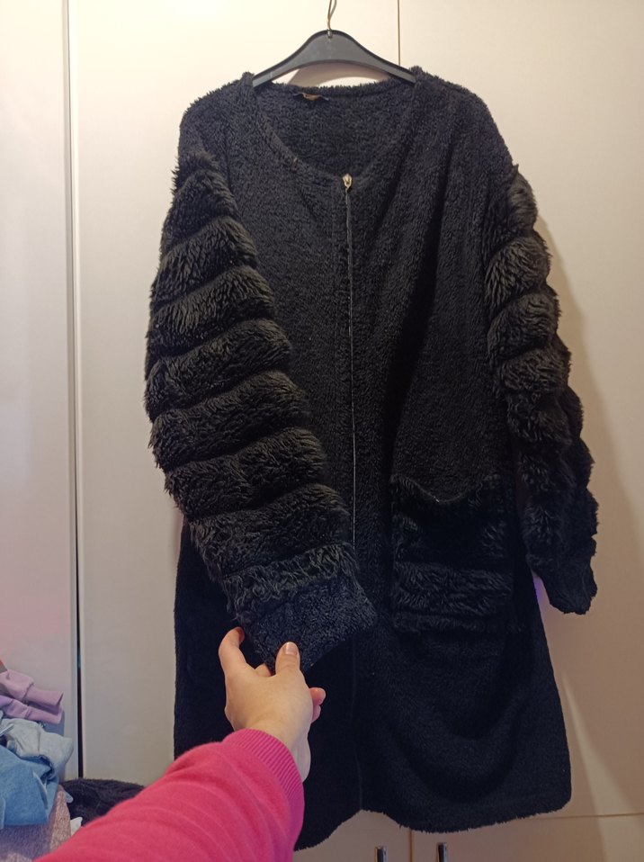 Siyah Kürklü Yün önden fermuarlı hırka - Görsel 2