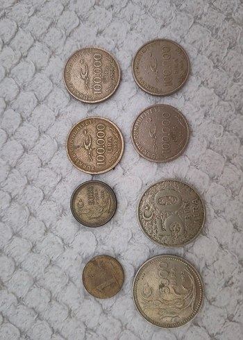Vintage Altın Tonlu Madeni Paralar