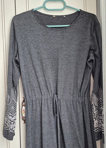 Gri Nakışlı Triko Uzun Elbise - Görsel 2