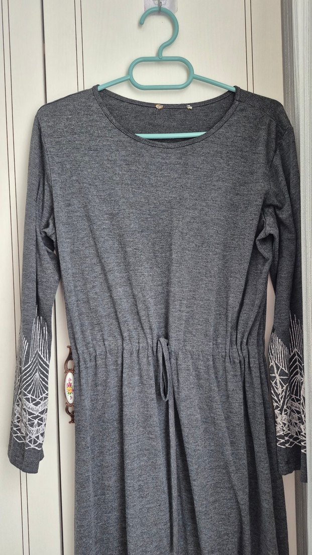 Gri Nakışlı Triko Uzun Elbise - Görsel 2