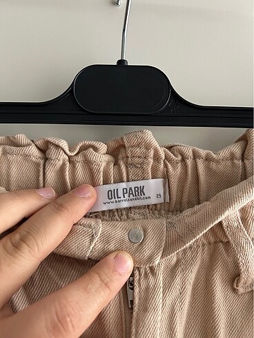 Diğer Kadın krem pantalon.