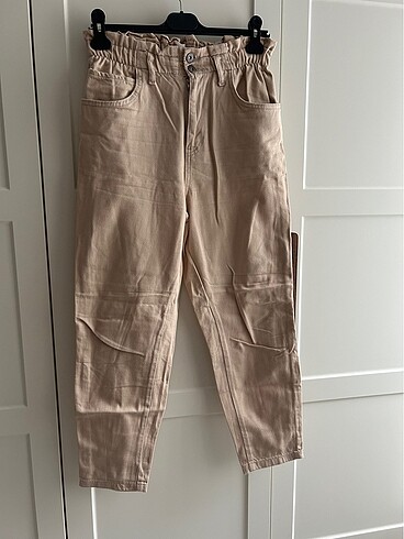 29 Beden Kadın krem pantalon.