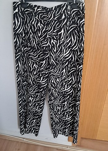 Kadın Zebra Desenli Piliseli trıl trıl Pantolon