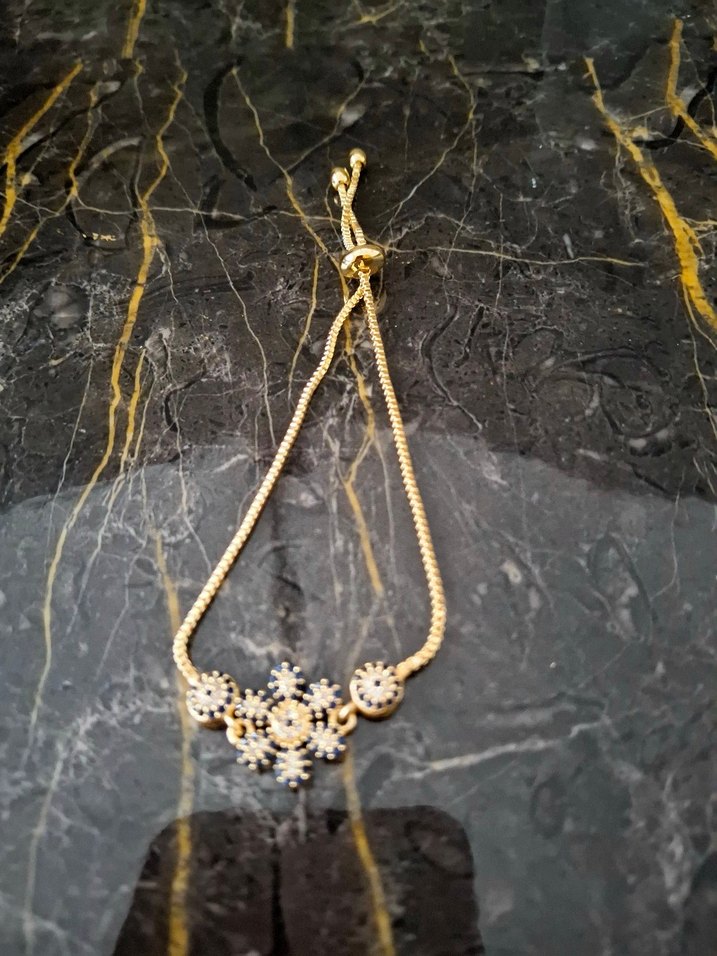 Altın Renkli Boncuklu Çiçek Desenli Bileklik - Görsel 4