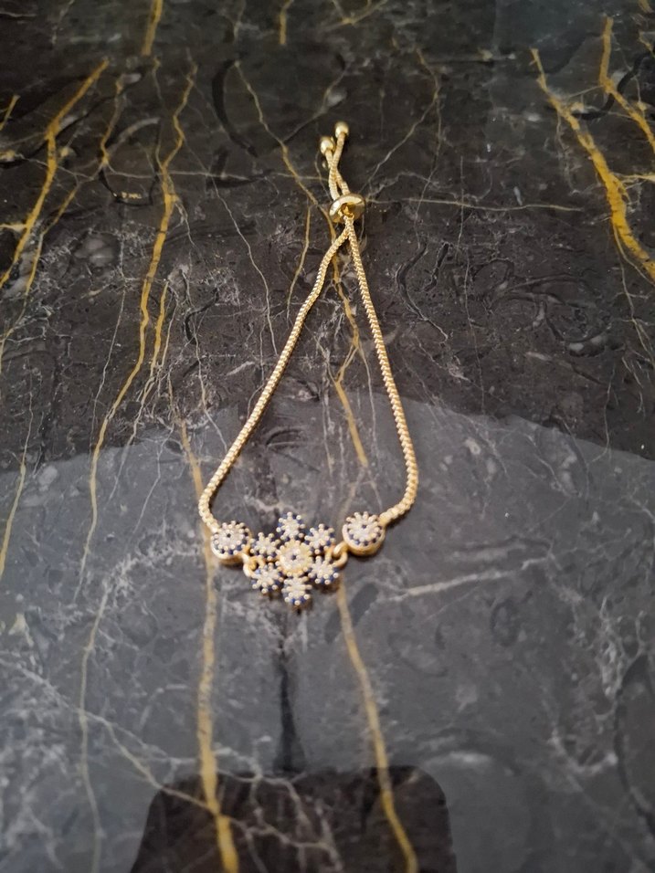 Altın Renkli Boncuklu Çiçek Desenli Bileklik - Görsel 3