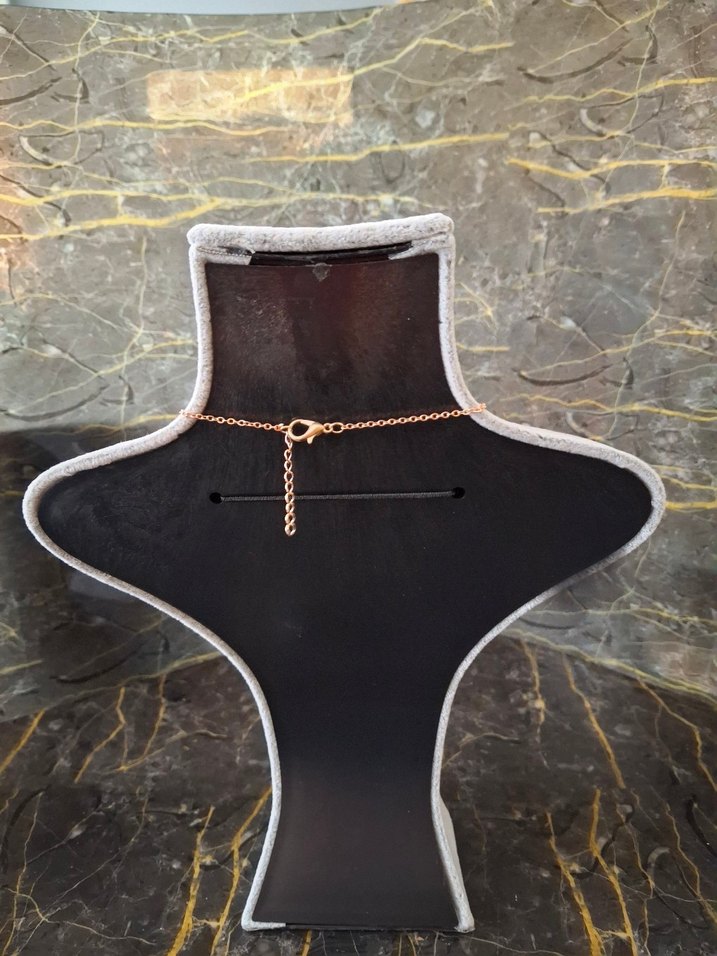 Altın Renk Zincir Detaylı Mini Yılan Desenli Kolye - Görsel 2