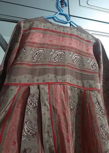 Desenli Bej Robali elbise - Görsel 6