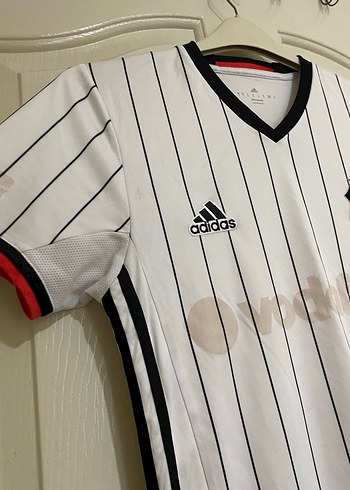 Beyaz Erkek V Yaka Kısa Kollu Forma - Görsel 3