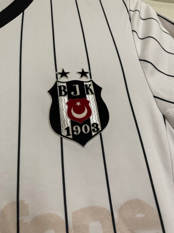 Beyaz Erkek V Yaka Kısa Kollu Forma - Görsel 2