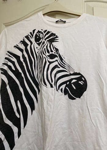 Zebra Desenli Beyaz Tişört - Görsel 2