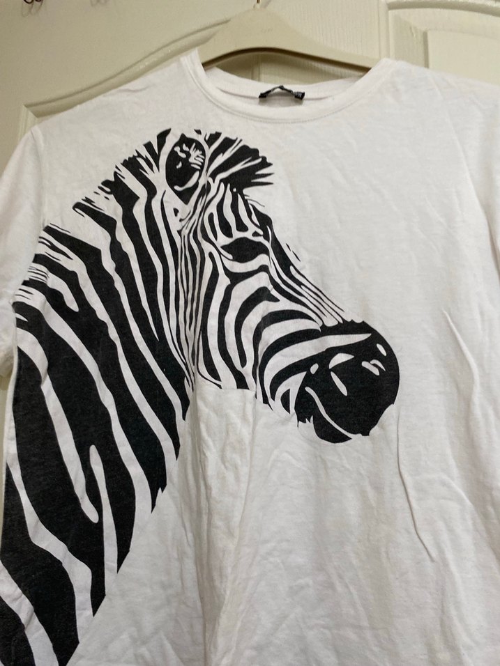 Zebra Desenli Beyaz Tişört - Görsel 2
