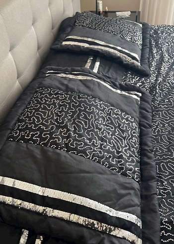 Koyu Gri Nakışlı Yatak Örtüsü - Görsel 4