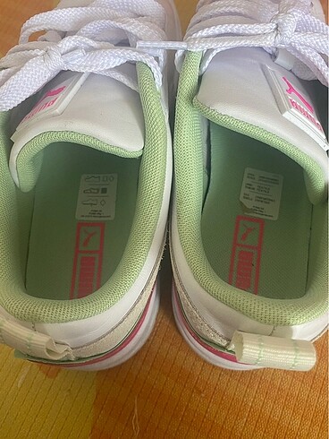 40 Beden beyaz Renk PUMA SPOR AYAKKABI