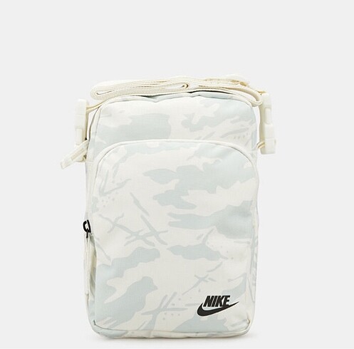 Nike Orjinal omuz çantası SATILDII