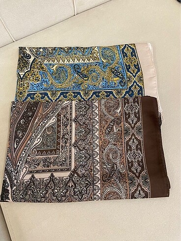 1 adet desenli kahverengi pamuklu şal