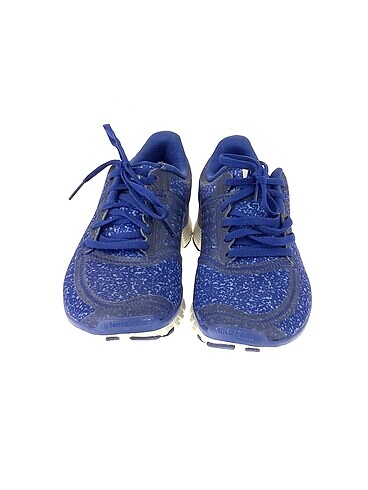38 Beden Nike Spor Ayakkabı %70 İndirimli.