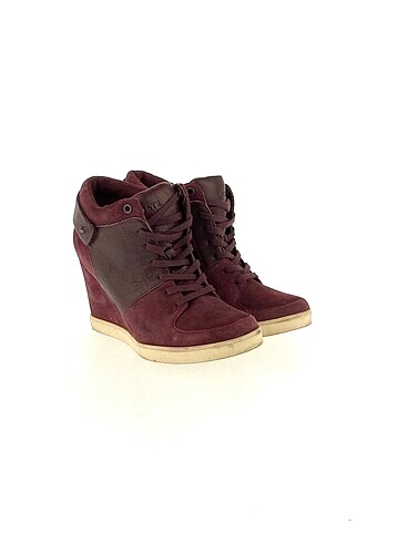 Lacoste Lacoste Bot %70 İndirimli.