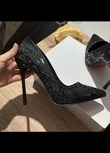 Diğer Kırmızı taban ince topuklu stiletto