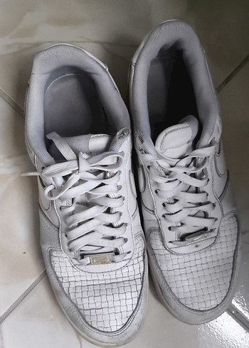 Nike Gri Bagcikli Spor Ayakkabi